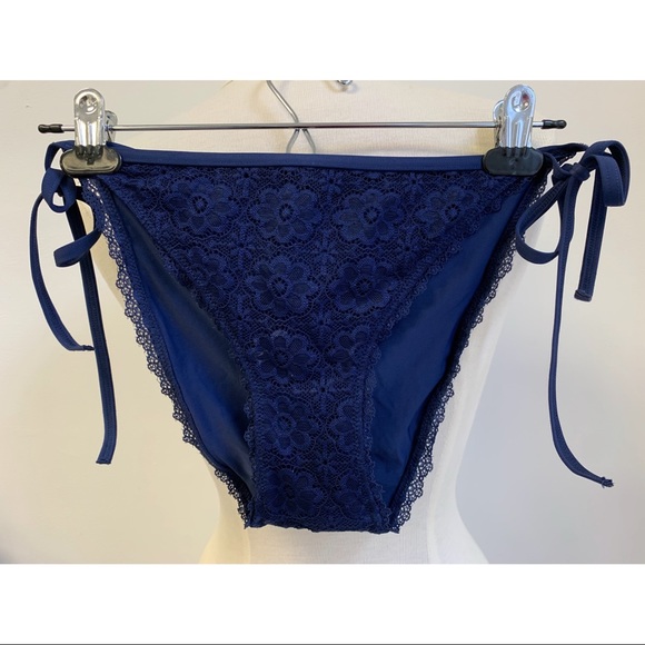 La Vie En Rose lace bikini bottoms - Picture 2 of 3